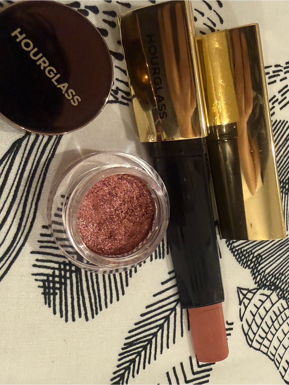 Hourglass Shimmering Rose Copper Eyeshadow & Warm Nude Lipstick